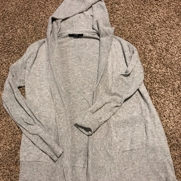 Tops - Picture 2 of 7